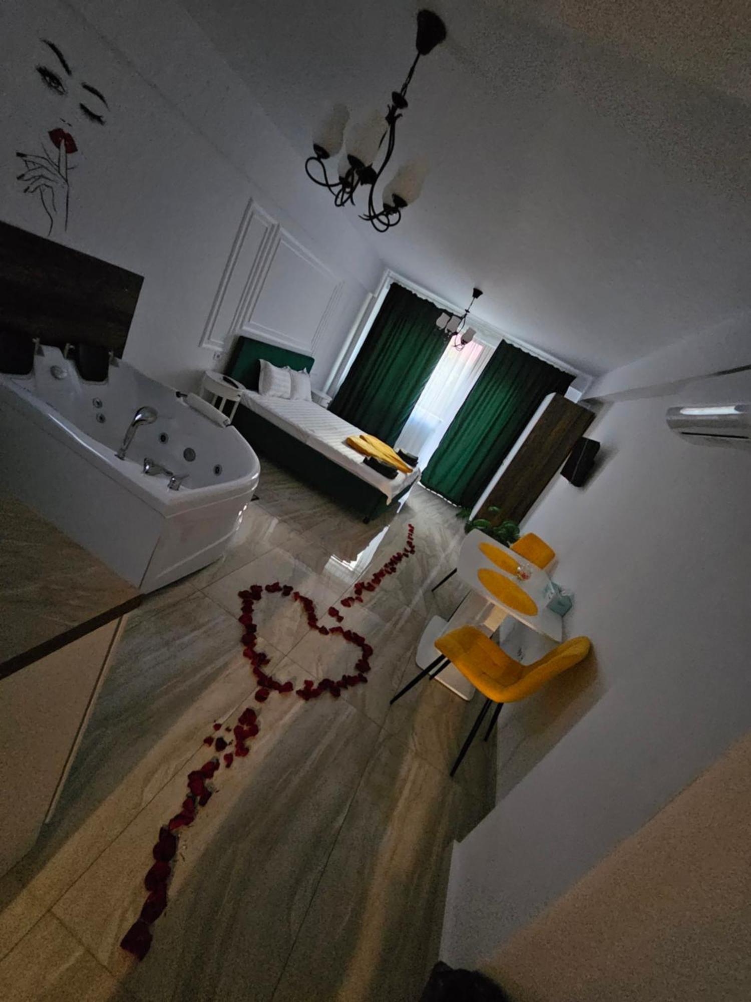 Didi Apartament Craiova Buitenkant foto